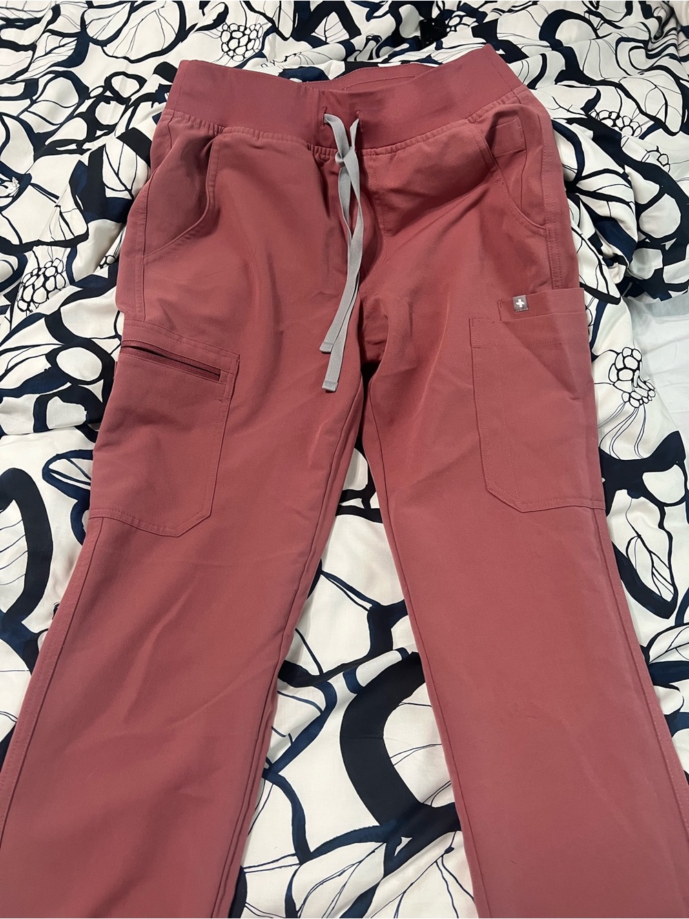 Figs Cargo Pants in Dusty Rose with Drawstring